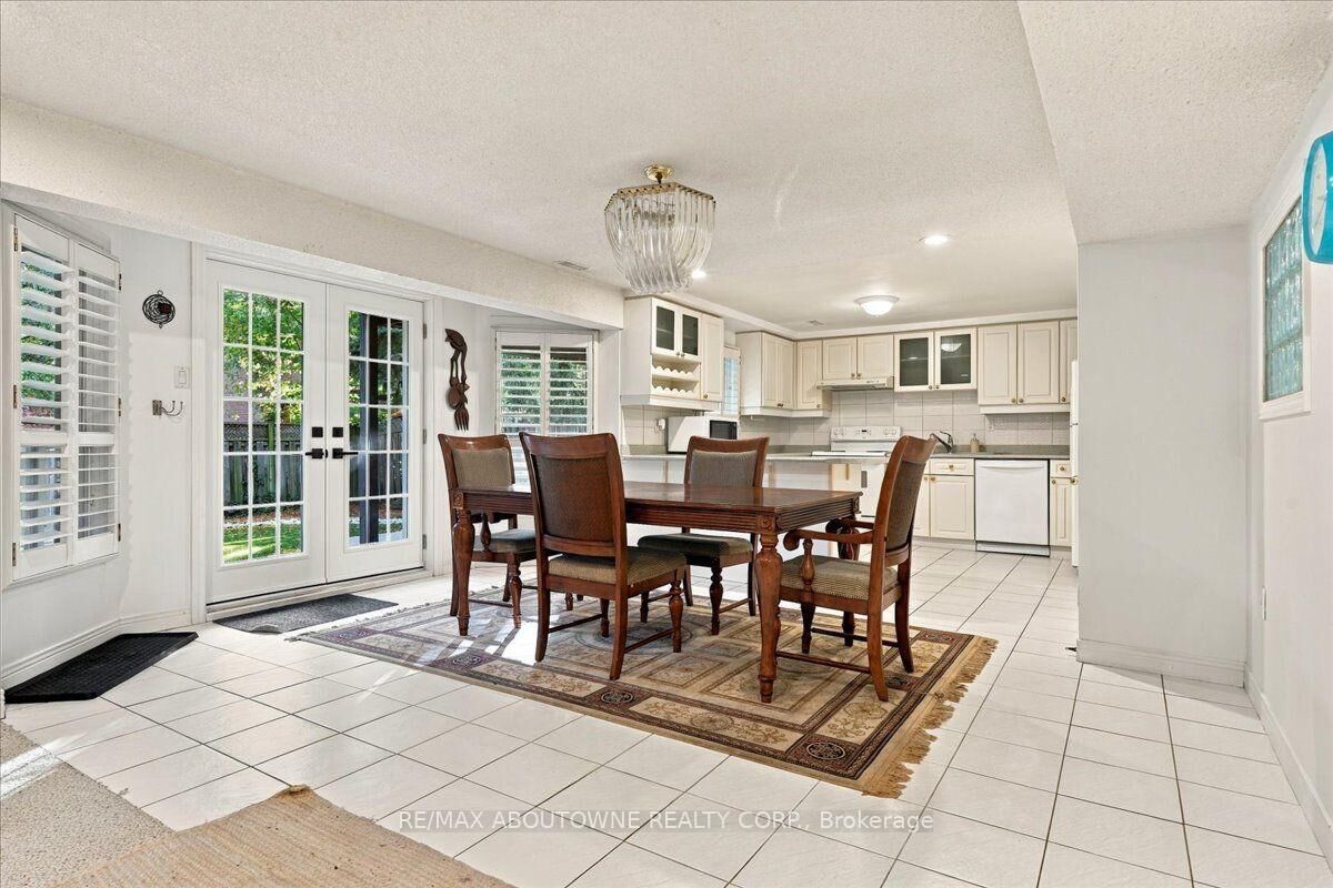Property Photo: 1374 Heritage Way Lower ON L6M 3C9