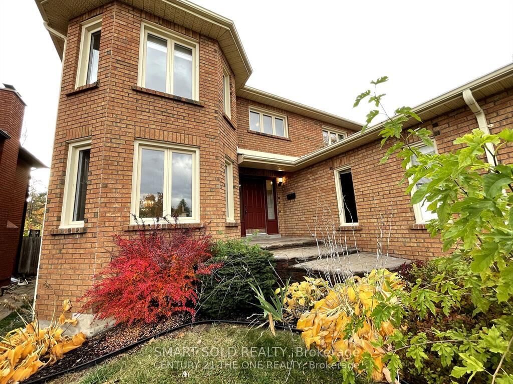 Property Photo:  330 Leacock Drive Upper  ON L4N 6J8 