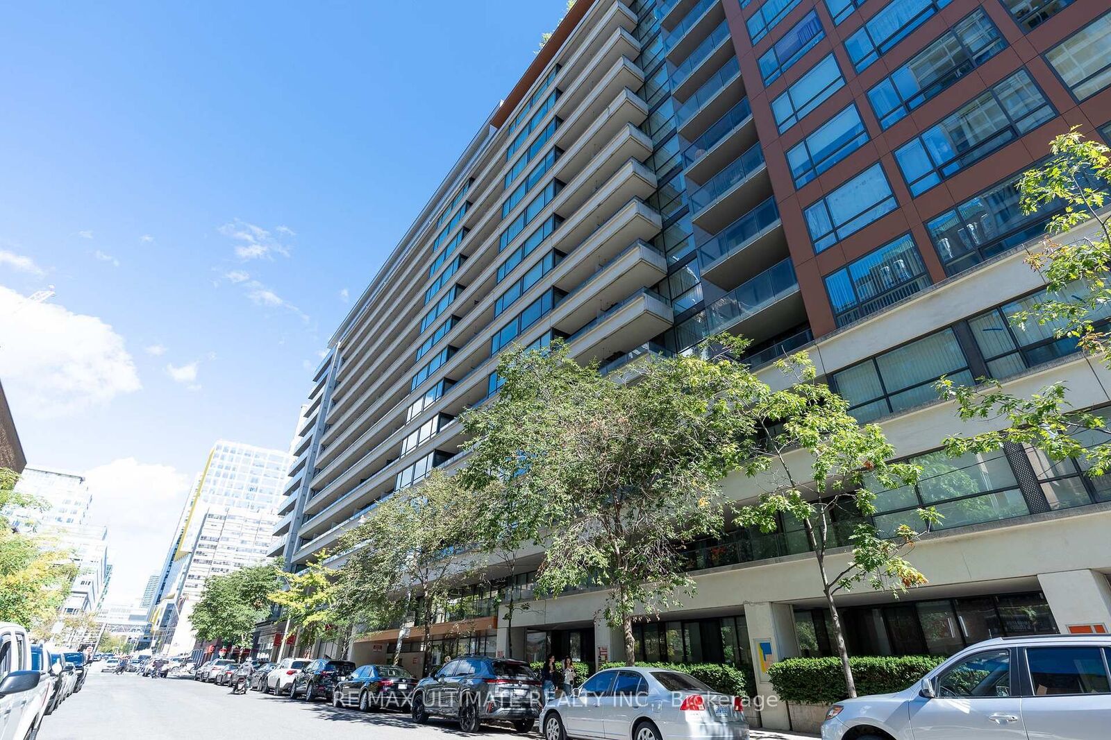 Property Photo: 111 Elizabeth Street 627 ON M5G 1P7