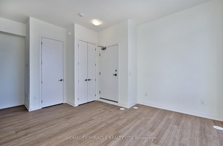 Property Photo:  14 David Eyer Road 1017  ON L4S 0N5 