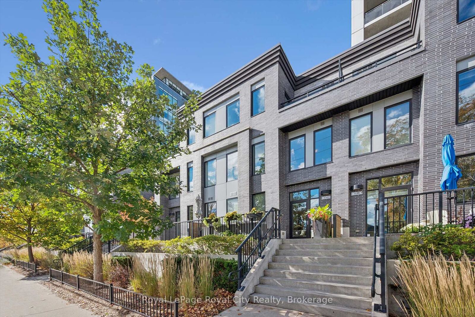 Property Photo:  53 Arthur Street S At7  ON N1E 0P5 