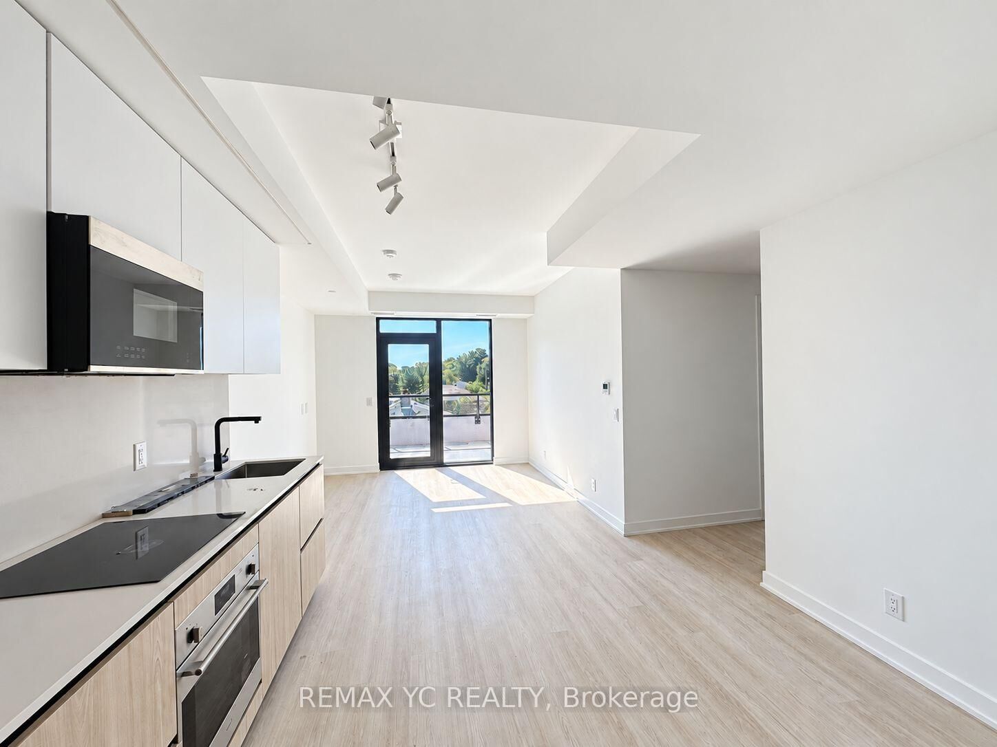 Property Photo: 699 Sheppard Avenue E 308 ON M2K 0J5