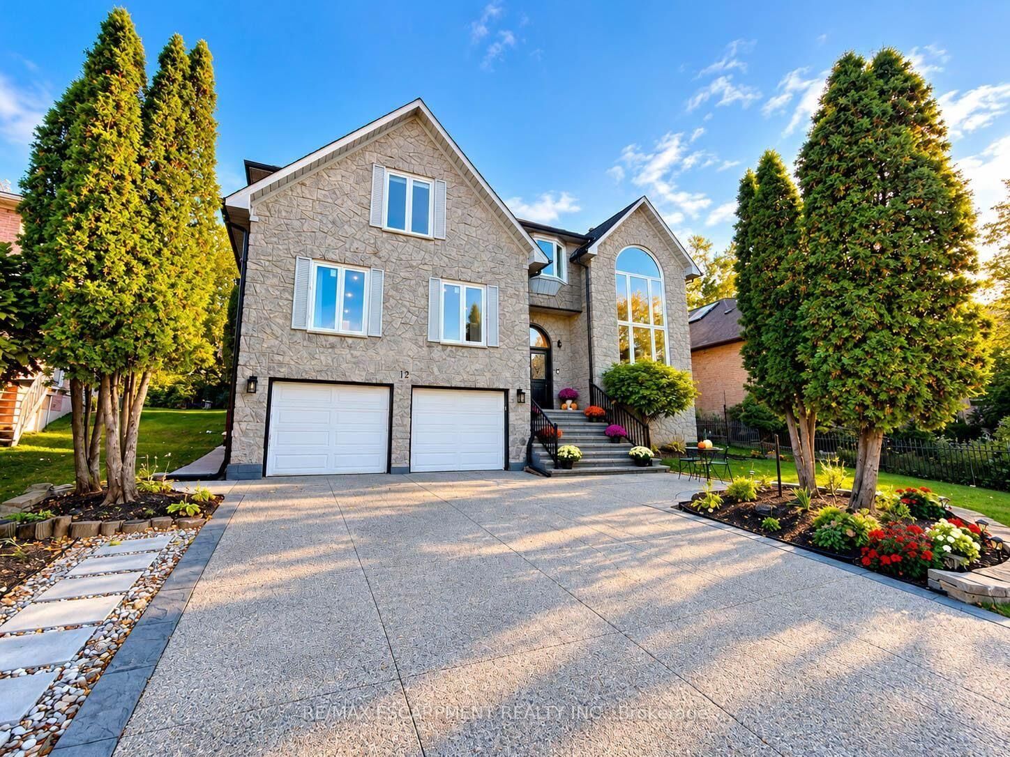 Property Photo:  12 Sundrop Court  ON L9K 1G5 
