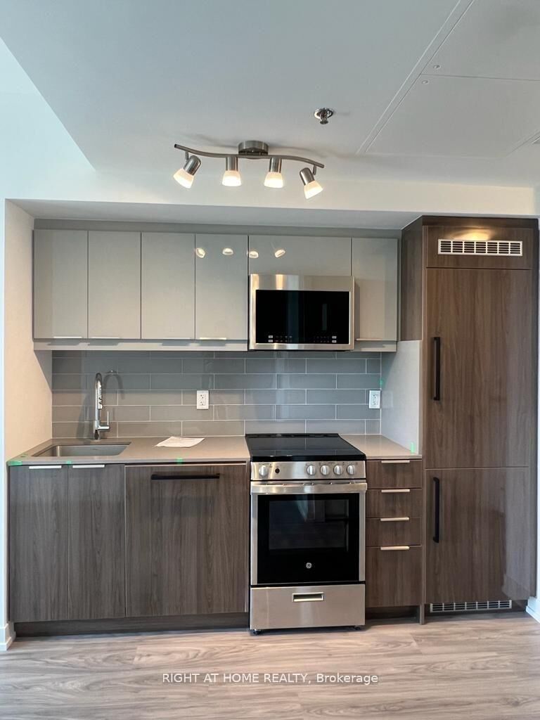 Property Photo: 90 Glen Everest Road 1010 ON M1N 0C3