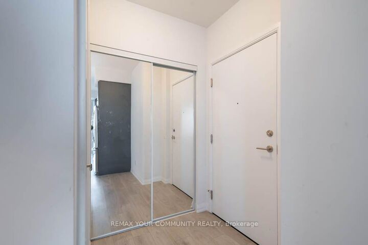 Property Photo:  7895 Jane Street 3406  ON L4K 0K2 
