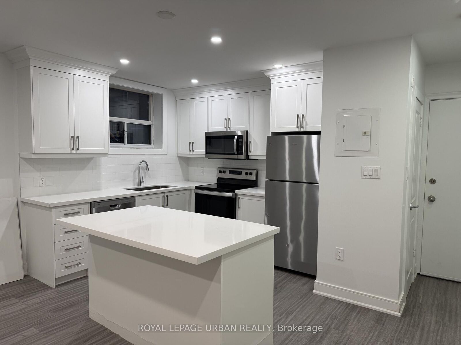 Property Photo:  2841 Keele Street 1  ON M3M 2G7 
