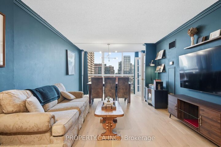 Property Photo: 15 Maitland Place 1811 ON M4Y 2X3