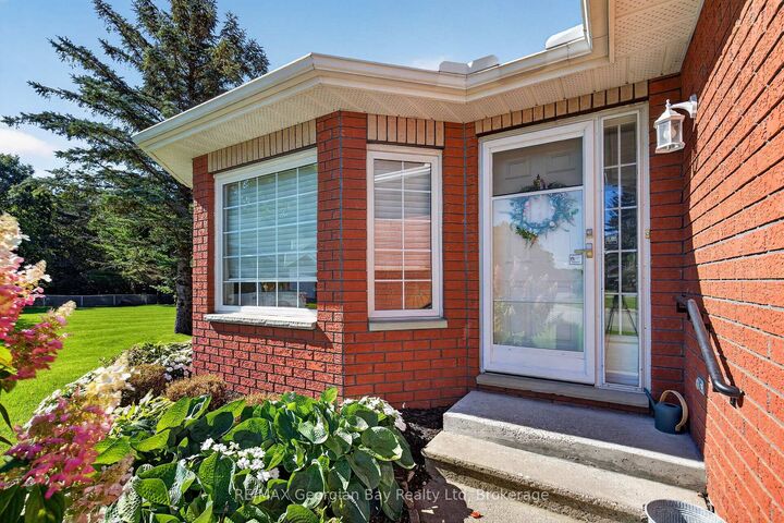 Property Photo:  90 Thompsons Road 5  ON L9M 2H1 