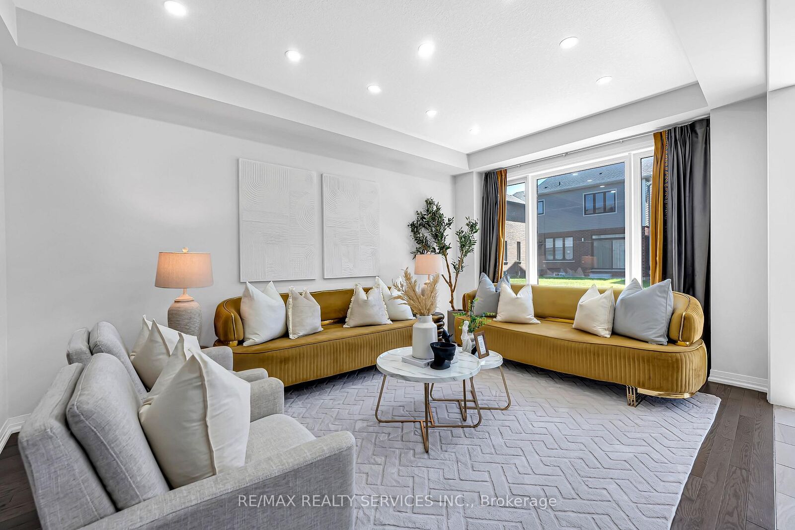 Property Photo:  13 Steadman Street  ON N1S 0C7 