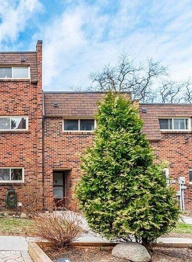 Property Photo:  118 Wales Avenue 3  ON L3P 3K2 
