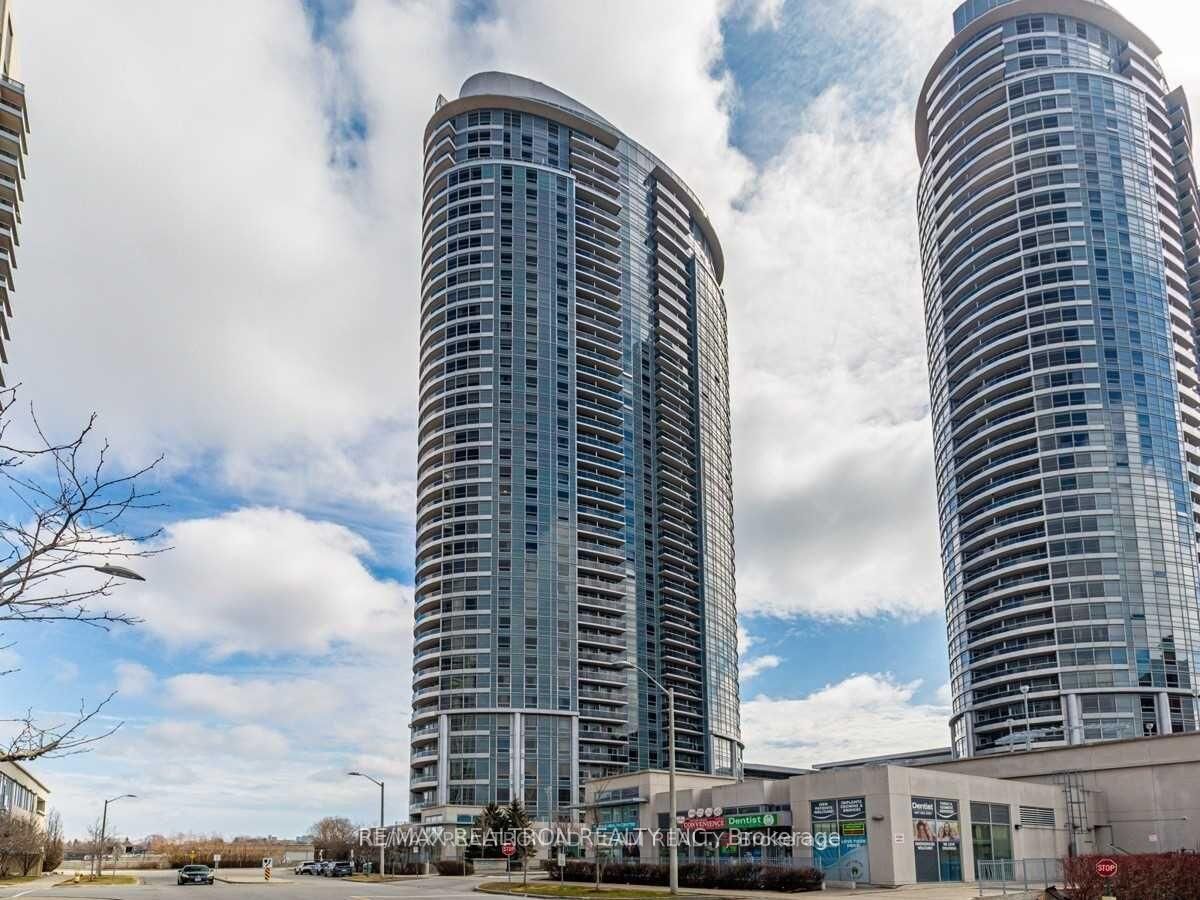 Property Photo:  135 Village Green Square 1315  ON M1S 0G4 