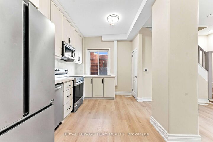 Property Photo: 13 Balsam Street C ON K1R 6W6