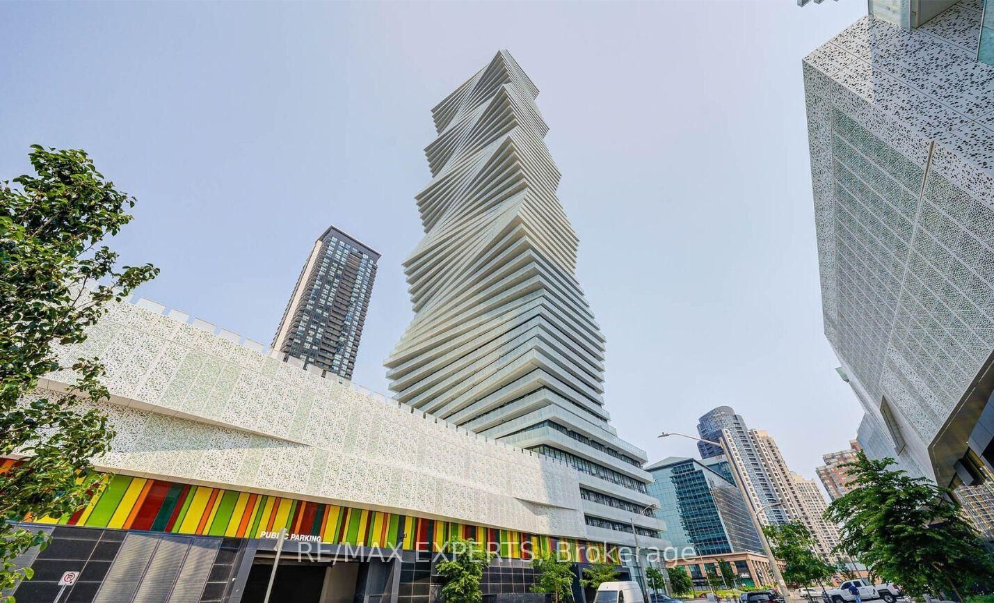 Property Photo:  3900 Confederation Parkway 2710  ON L5B 0M3 