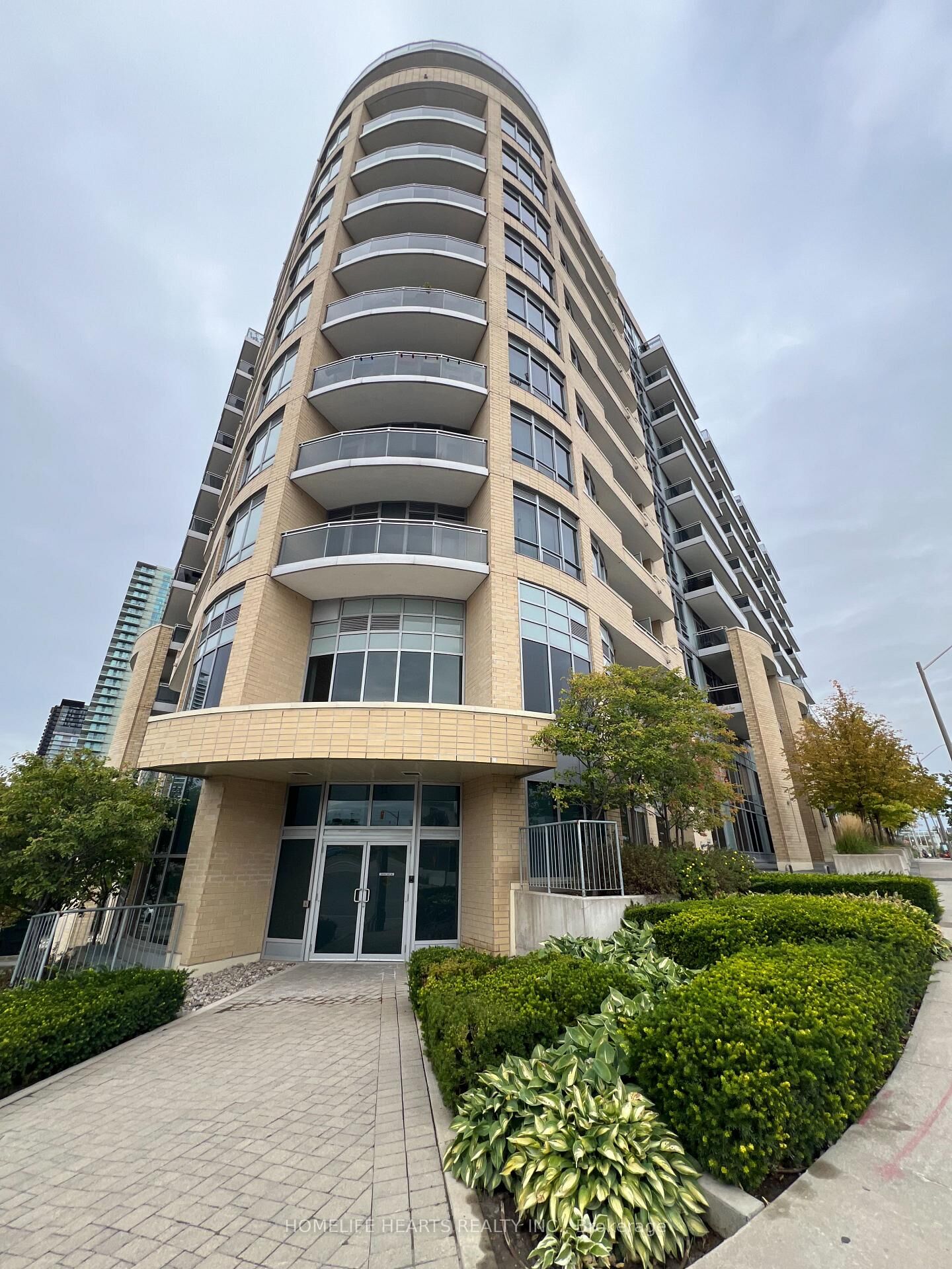 Property Photo:  2756 Old Leslie Street 301  ON M2K 0E2 