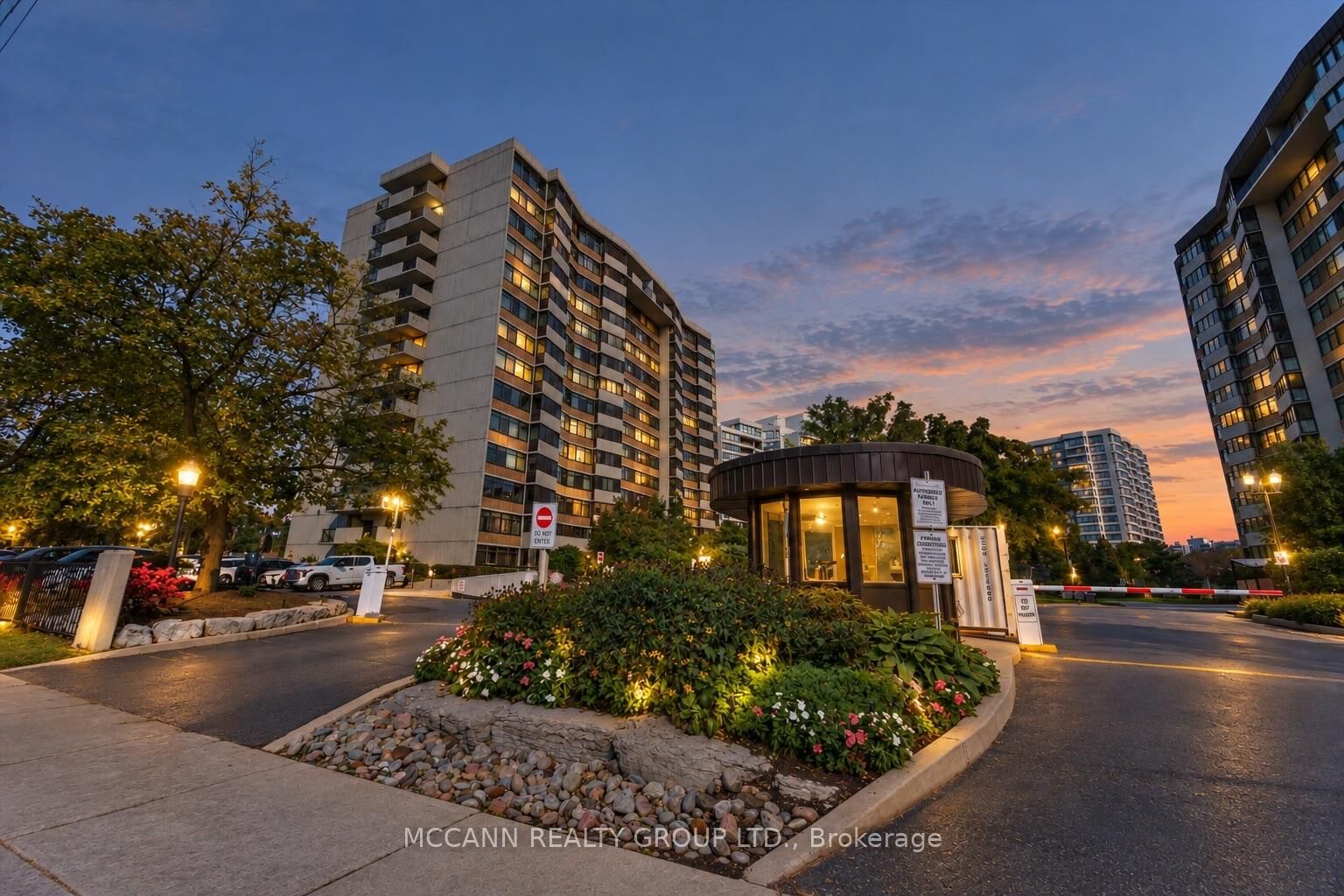 Property Photo: 1201 Steeles Avenue W 602 ON M2R 3K1