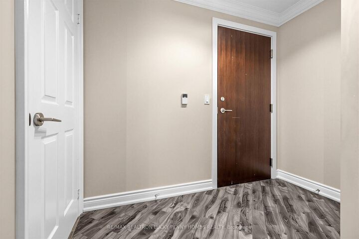Property Photo:  23 Cox Boulevard 1555  ON L3R 7Z9 