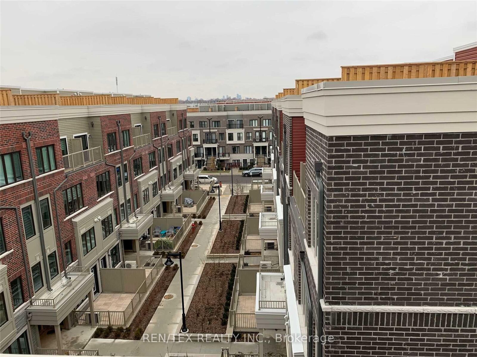 Property Photo:  3580 Lakeshore Boulevard W 3  ON M8W 1N6 