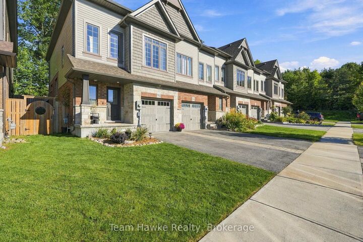 Property Photo:  952 Cook Drive  ON L4R 0E4 