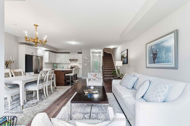 Property Photo:  23B Bloomfield Avenue  ON L2P 1W8 