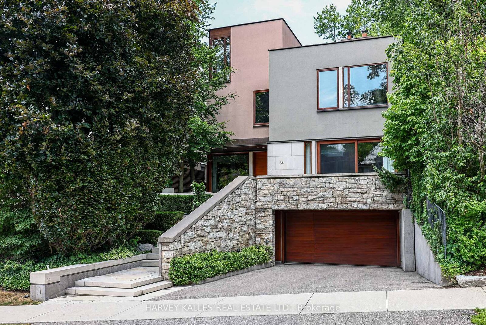 Photo de la propriété:  36 Millbank Avenue  ON M5P 1S5 