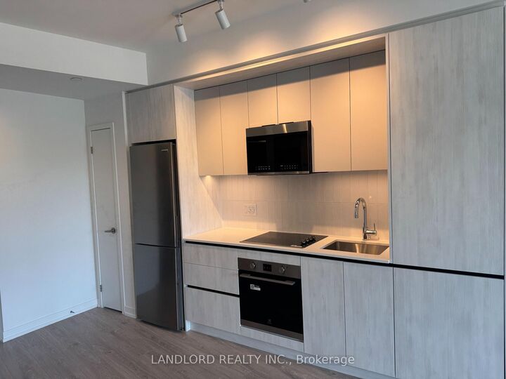 Property Photo:  2485 Eglinton Avenue W 321  ON L5M 2T1 