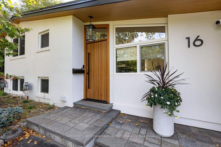 Property Photo:  16 Legato Court  ON M3B 1L7 