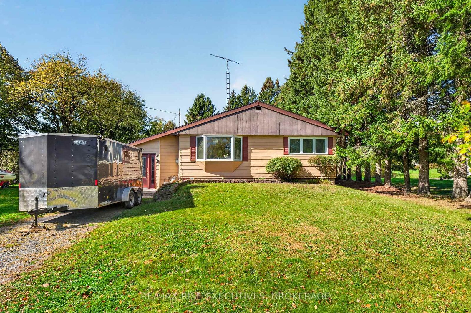 Property Photo:  4259 Sydenham Road  ON K0H 2T0 