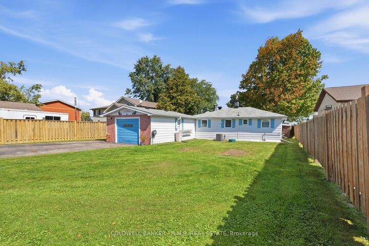 Property Photo:  87 Edgewood Crescent  ON L9L 1B6 