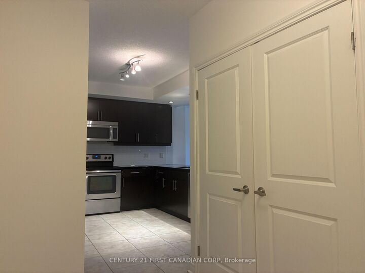 Property Photo:  330 Ridout Street 1602  ON N6A 0A7 