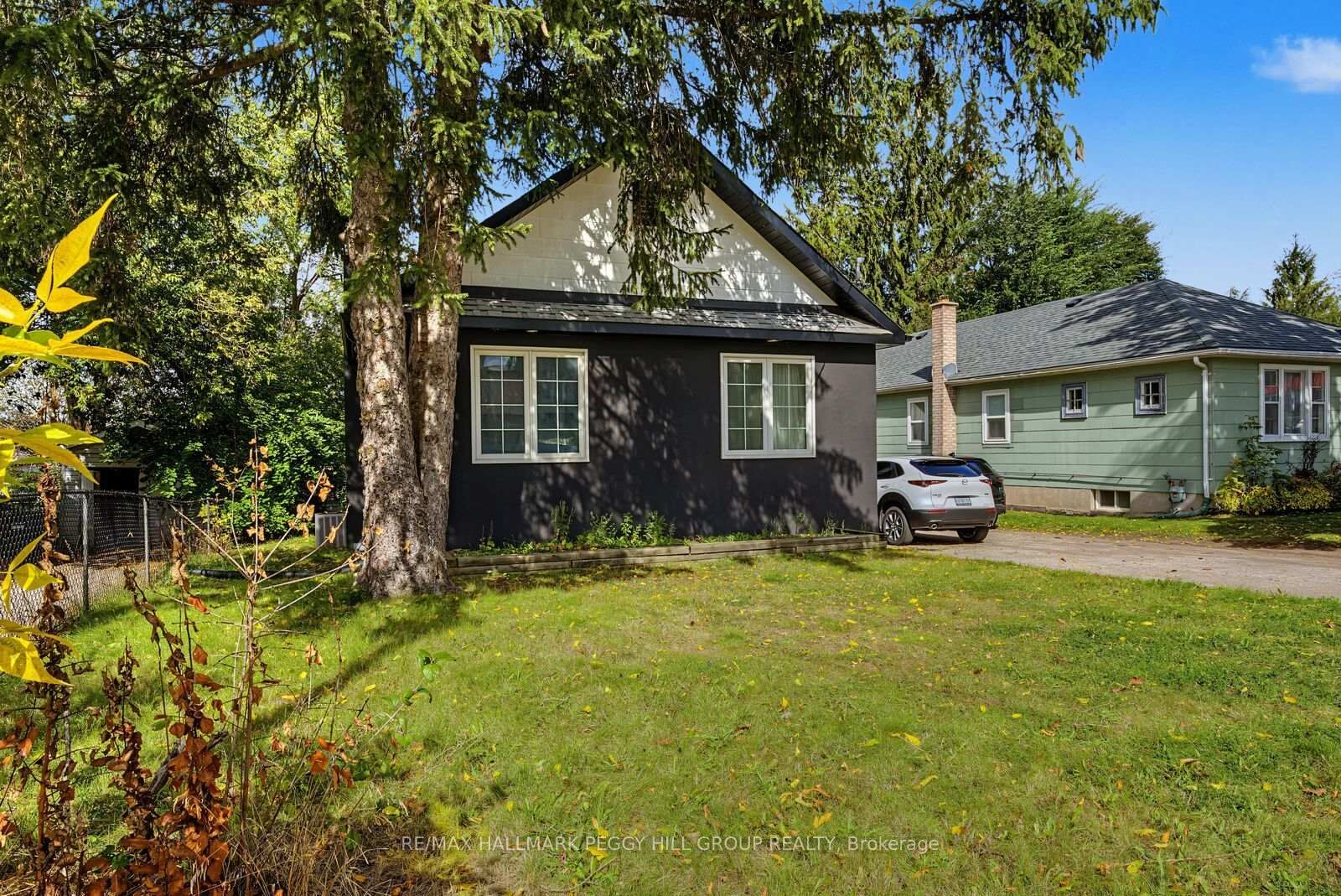 Property Photo:  148 Penetang Street Lower  ON L4M 1V8 