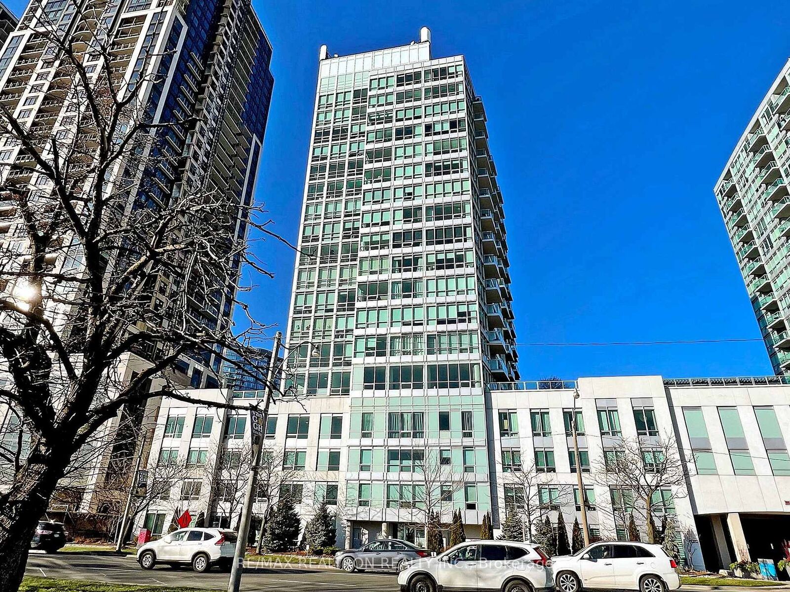 Property Photo:  1910 Lake Shore Boulevard W Ph2  ON M6S 1A2 