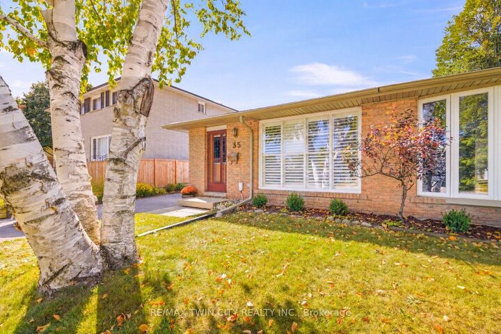 Property Photo:  35 Ivanhoe Road  ON N3R 6V1 