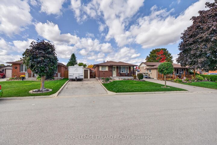 Property Photo:  21 Jena Crescent  ON N5V 1L3 