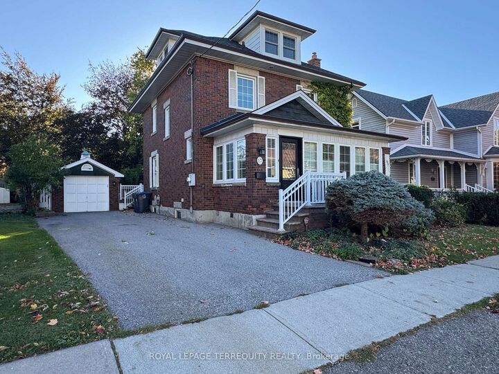 Property Photo:  17 Mill Street N  ON L6X 1S5 