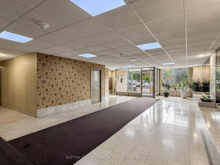 Property Photo:  2470 Eglinton Avenue 1108  ON M6M 5E7 