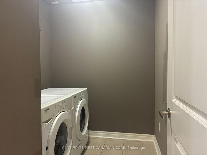 Property Photo:  330 Ridout Street N 1506  ON N6A 0A7 