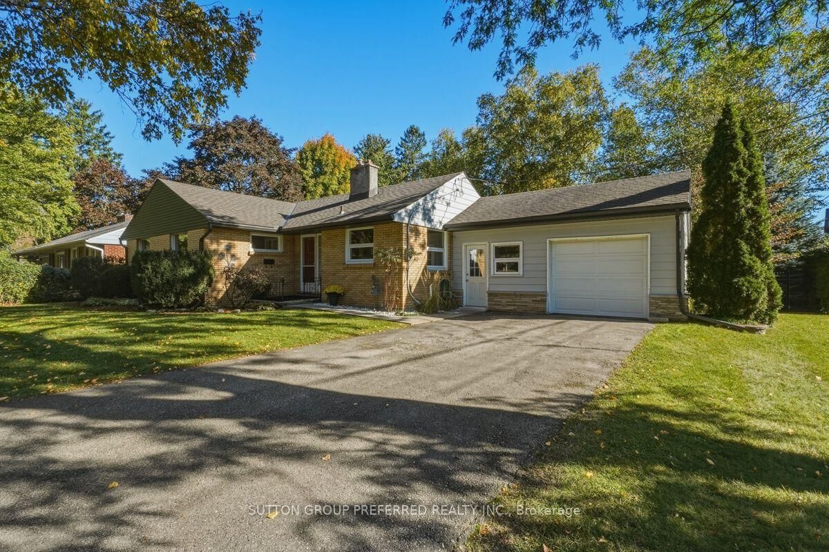 Property Photo:  465 Glen Crescent  ON N6H 3L3 