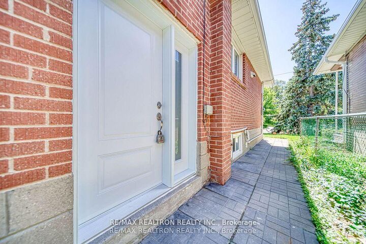 Property Photo: 36 Beaver Valley Road #2 ON M3H 4S1