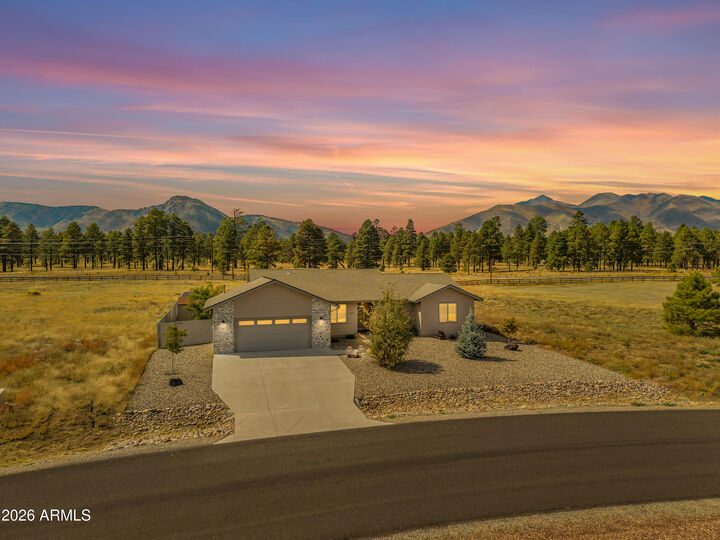 Property Photo:  10226 Lundin Road  AZ 86004 