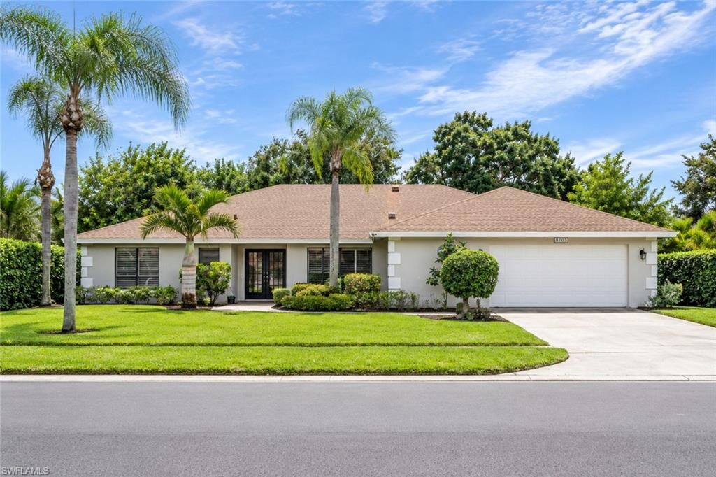 Property Photo: 2370 Pine Woods Cir 35 FL 34105