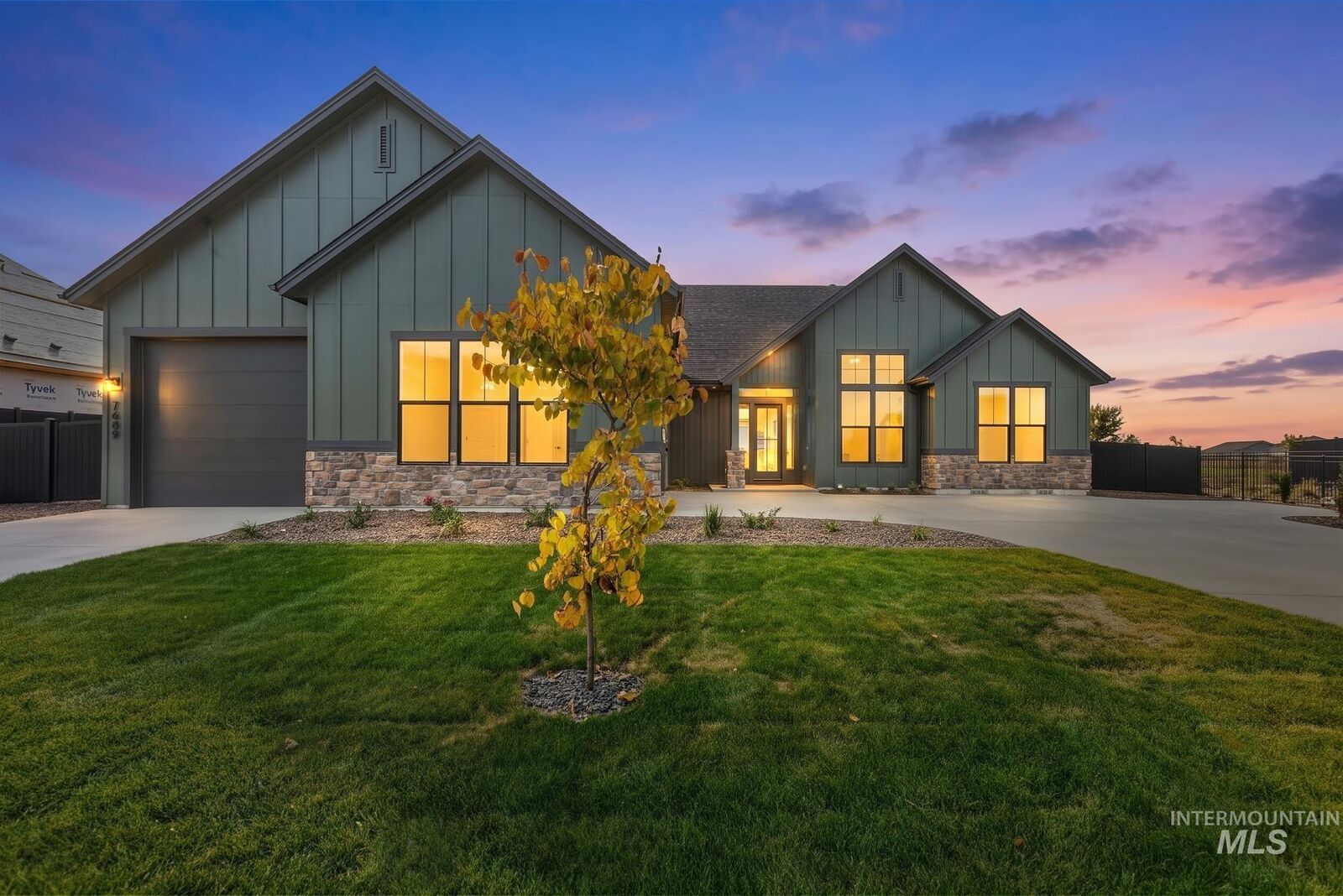 Property Photo:  7689 W Flathead Lakes St. Tahoma Bonus  ID 83616 