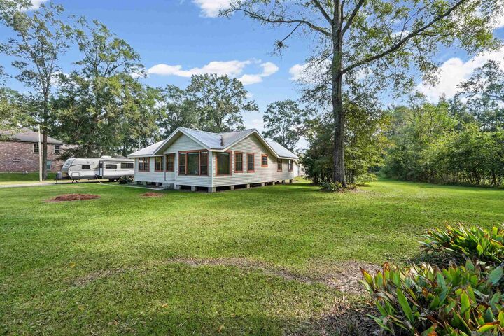 Property Photo: 13546 Brown Rd LA 70714