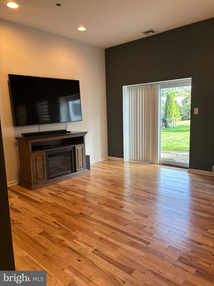 Property Photo:  121 Brentwood Drive  PA 19090 