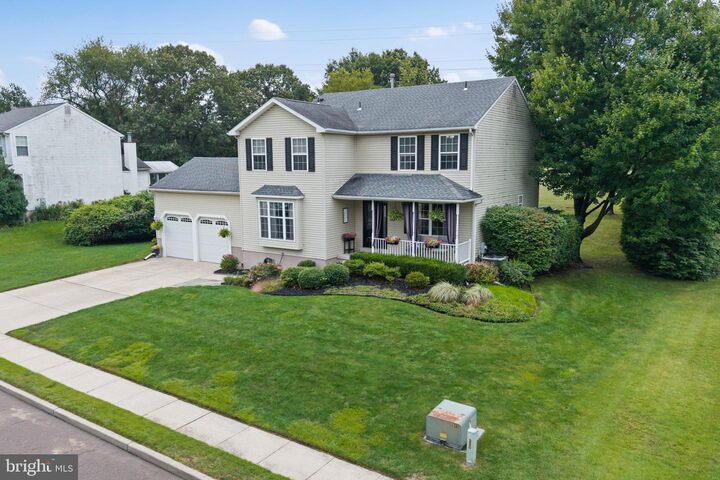 Property Photo:  9 Autumn Lane  NJ 08016 