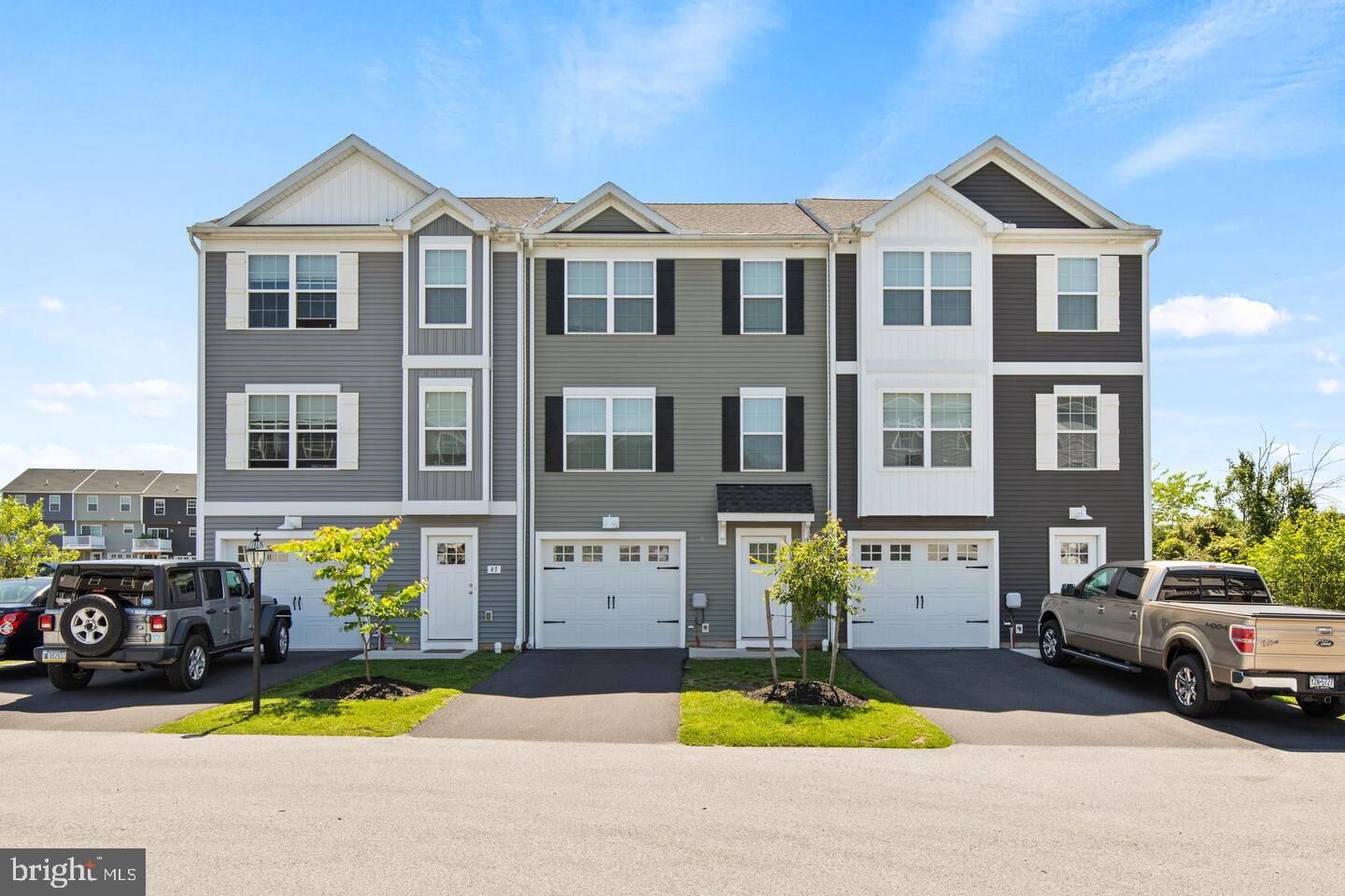 Property Photo:  2749 Maplewood Cir  PA 17110 
