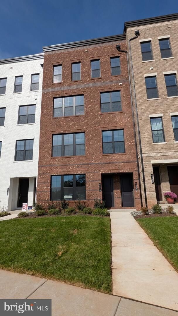 Property Photo:  43510 Jefferson Park Street  VA 20148 