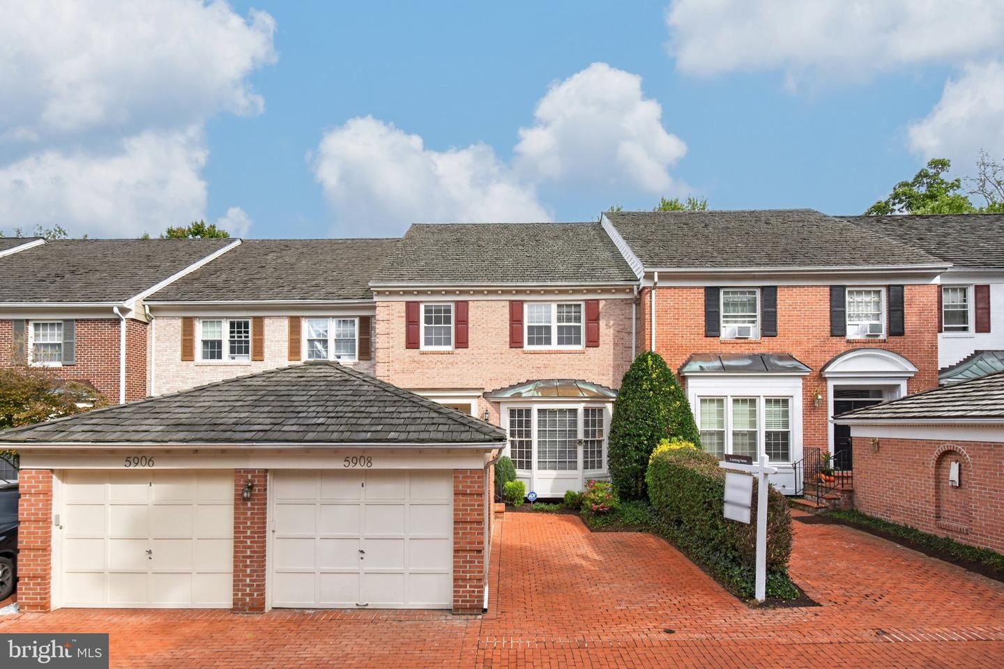 Property Photo:  5908 Maplewood Park Place  MD 20814 