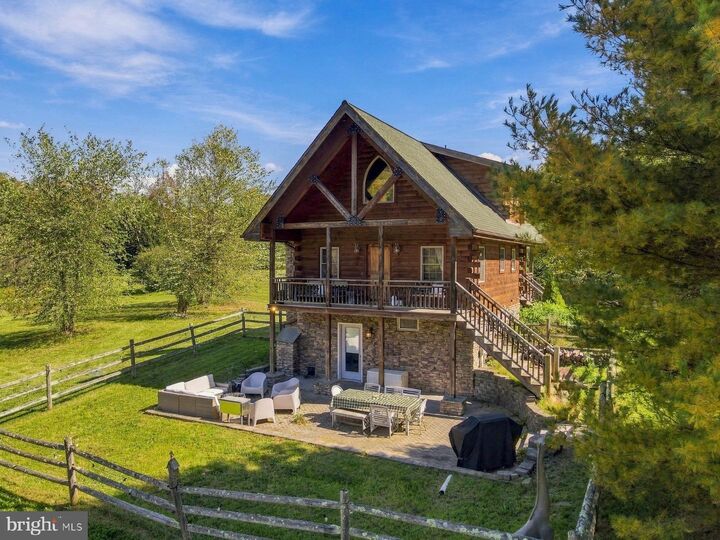 Property Photo: 100 Meadowlark Lane PA 18426