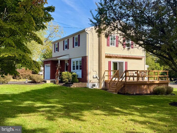 Property Photo:  902 Valley Road  PA 19422 