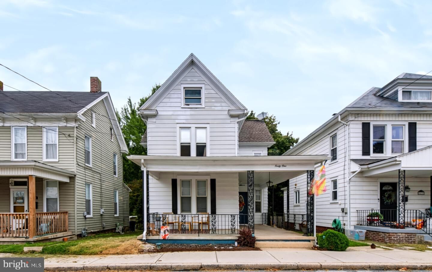 Property Photo: 41 E Maple Street PA 17313